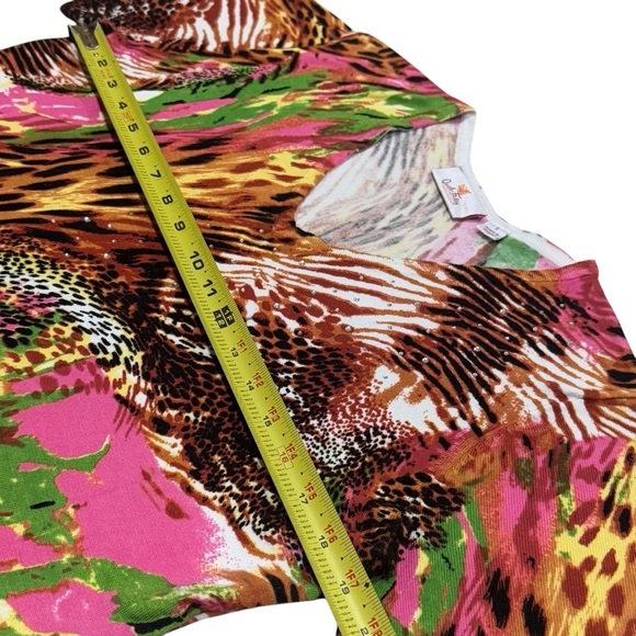 Quacker Factory Leopard and Floral Print Rhinestone V-Neck Blouse Size S - Picture 9 of 10